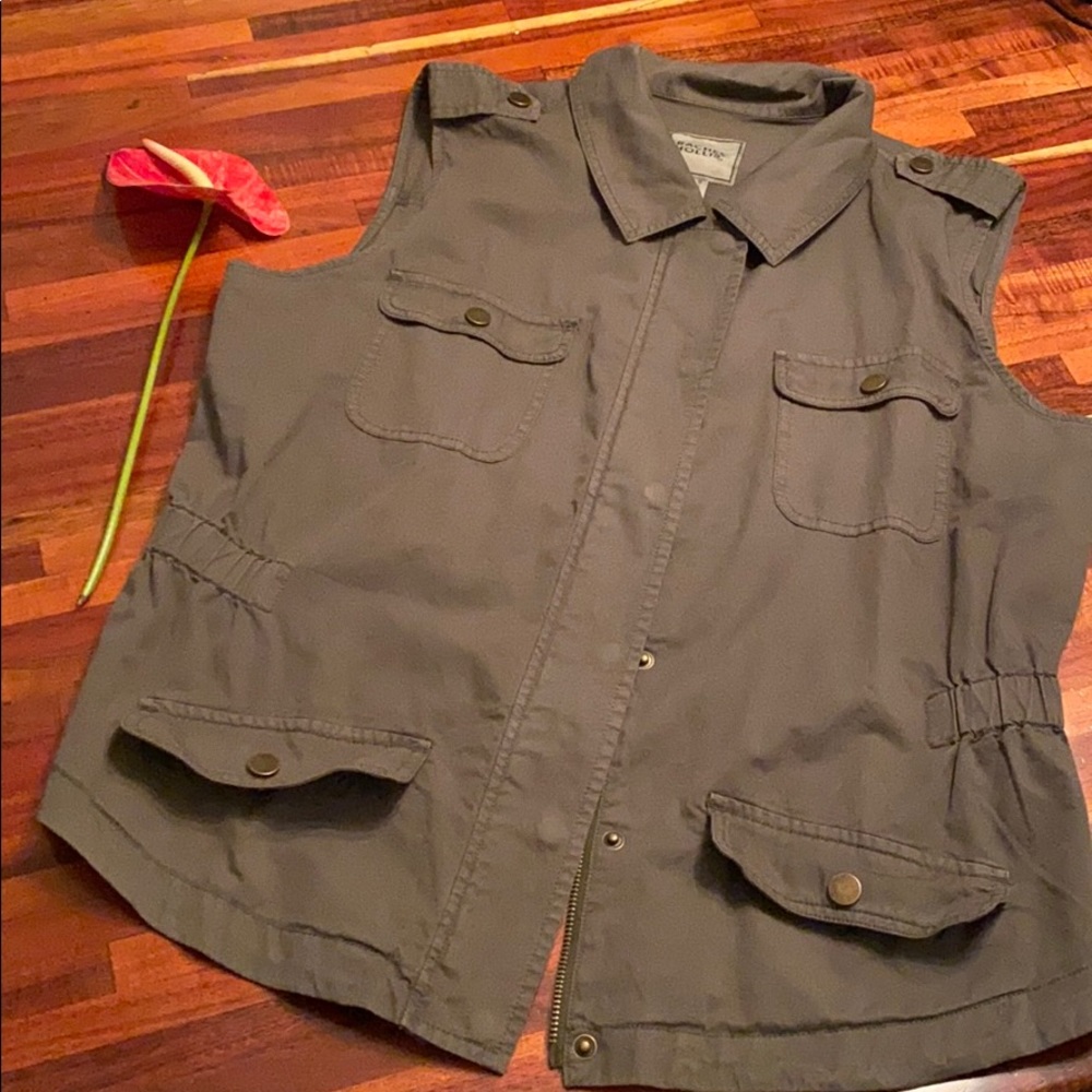 Rachel Hollis Green Vest